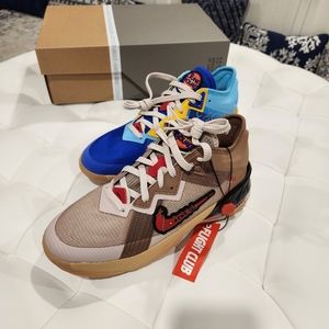 Space Jam x LeBron 18 Low EP 'Wile E. x Roadrunner